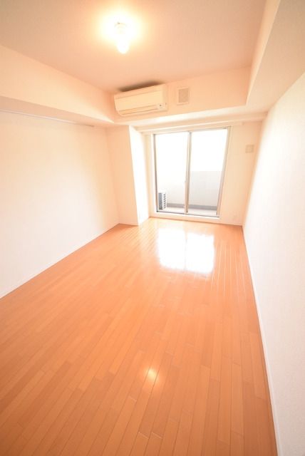 その他部屋・スペース　10帖の明るいお部屋です