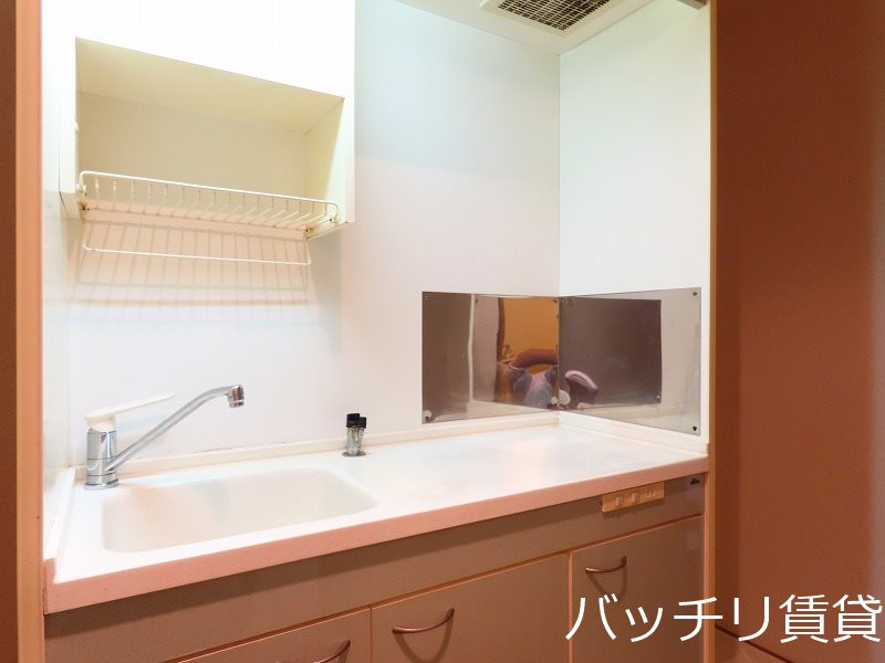 キッチン　同型タイプの為現状を優先致します。