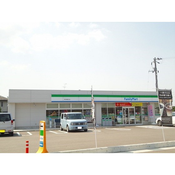 コンビニ　ファミリーマート射水海老江店（コンビニ）まで392m