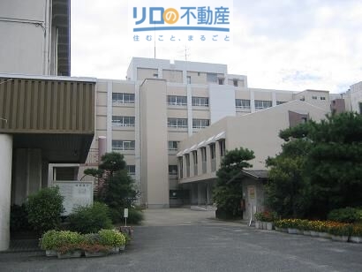中学校　伊丹市立荒牧中学校（中学校）まで1663m