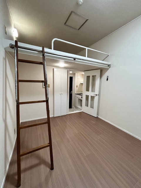 居室・リビング　別室参考写真です。