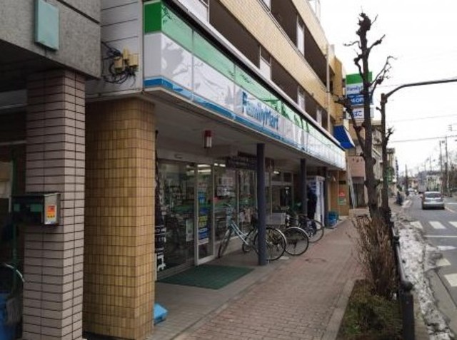 コンビニ　ファミリーマート春日町二丁目店（コンビニ）まで393m