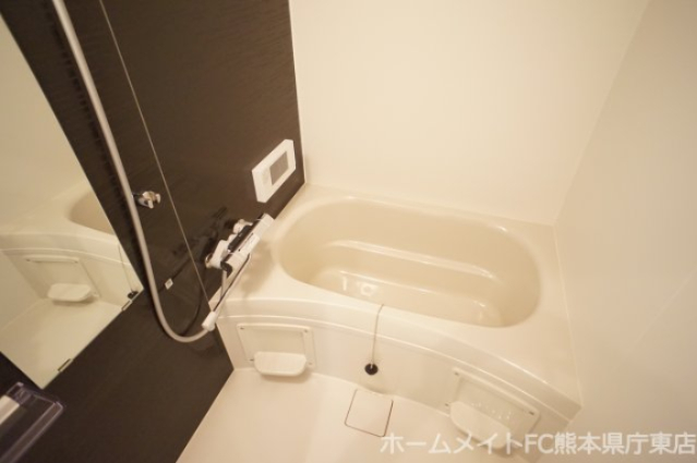 バス・シャワールーム　同施工会社の類似の画像となります。