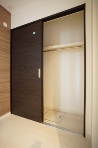 収納　写真は同施工会社の類似物件となります。