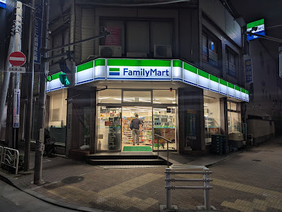 コンビニ　ファミリーマート 白河二丁目店（コンビニ）まで99m
