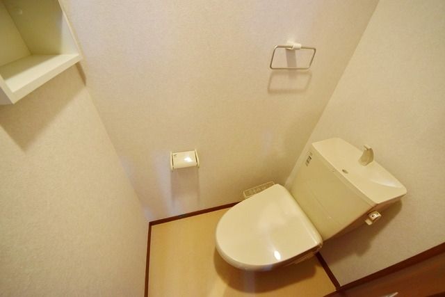 トイレ　★嬉しい洗浄便座付きのトイレです★