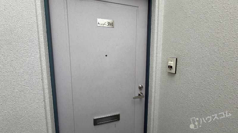 六龍苑岡町の玄関写真