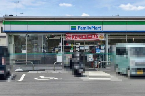 コンビニ　ファミリーマート 八潮大曽根店（コンビニ）まで724m