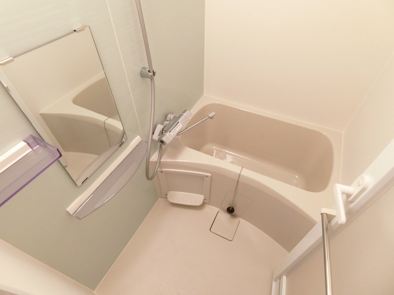 バス・シャワールーム　ゆとりあるバスルームはトイレと別にしました
