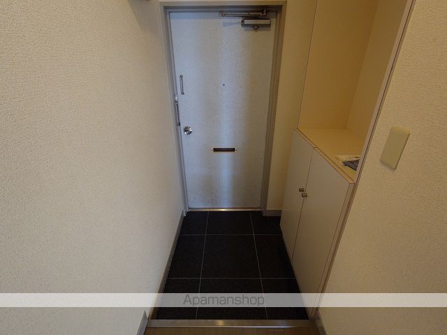 仙台市地下鉄東西線 青葉通一番町駅 徒歩8分 10階建 築46年の玄関写真