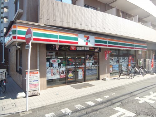 コンビニ　セブンイレブン 船橋本町7丁目店（コンビニ）まで422m