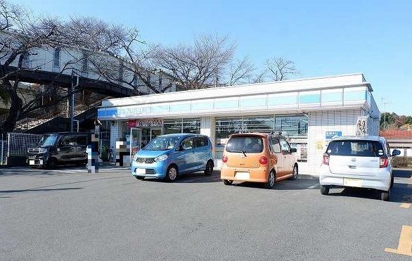 コンビニ　ローソン西武武蔵大和駅前店（コンビニ）まで350m