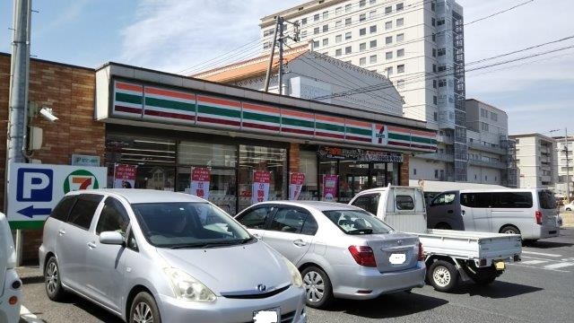 コンビニ　セブンイレブン美和店（コンビニ）まで897m