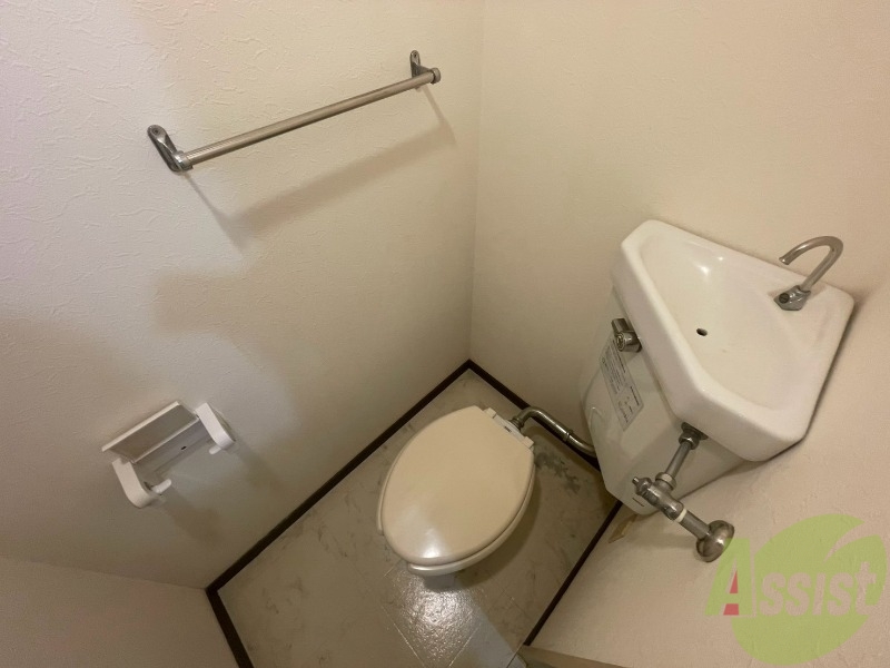 トイレ　こちらはトイレです。清潔感があり、安心して使用できます。
