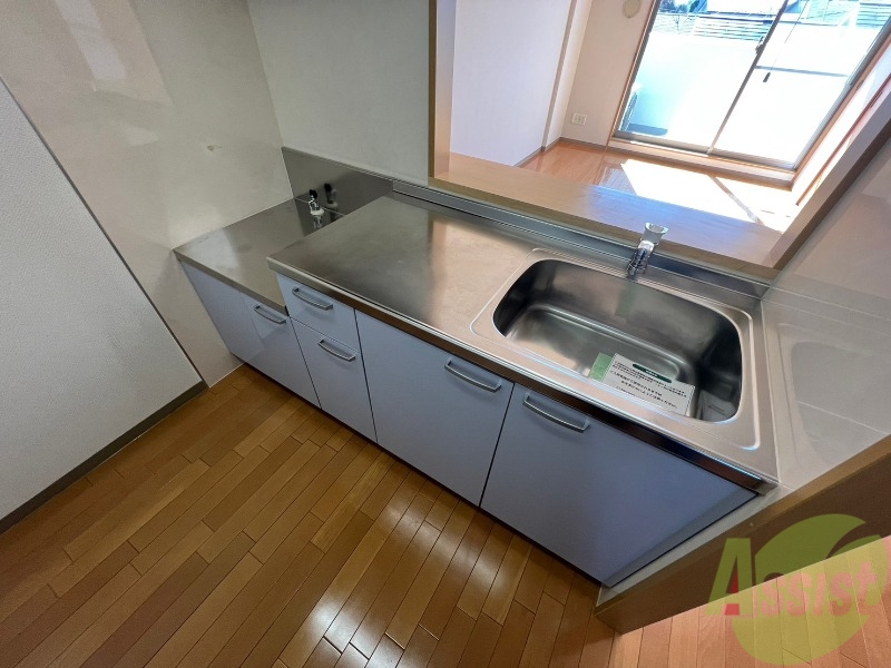 キッチン　カウンターキッチンですのでＴＶを見ながら。お料理も。参考写真
