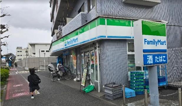 コンビニ　ファミリーマート かさいゴム通り店（コンビニ）まで403m