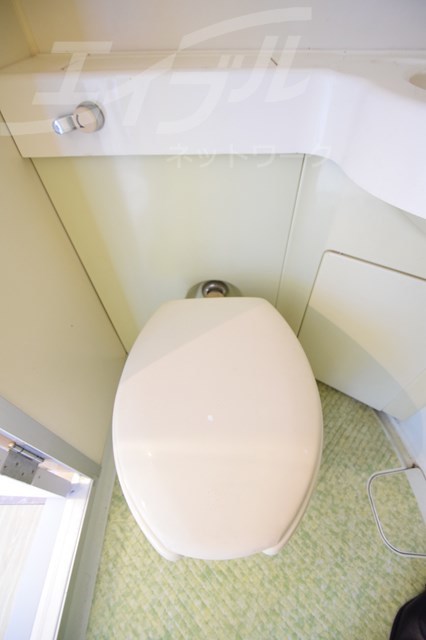 地下鉄谷町線 天神橋筋六丁目駅 徒歩3分 8階建 築38年のトイレ写真