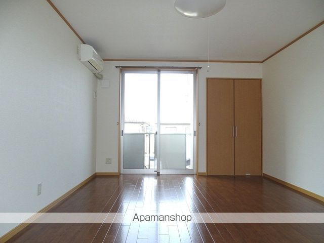 ハイツ横枕の居間写真