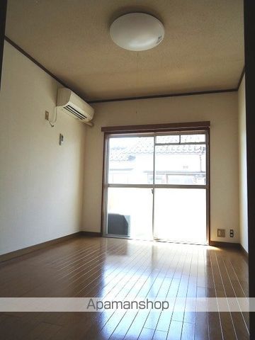 メゾンドカルムの居間写真