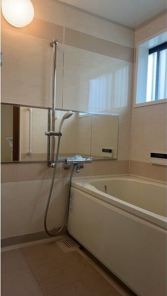 枚方市須山町あきかつ戸建の風呂写真