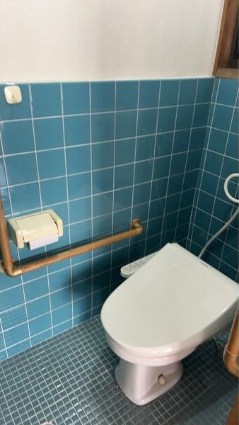 枚方市須山町あきかつ戸建のトイレ写真