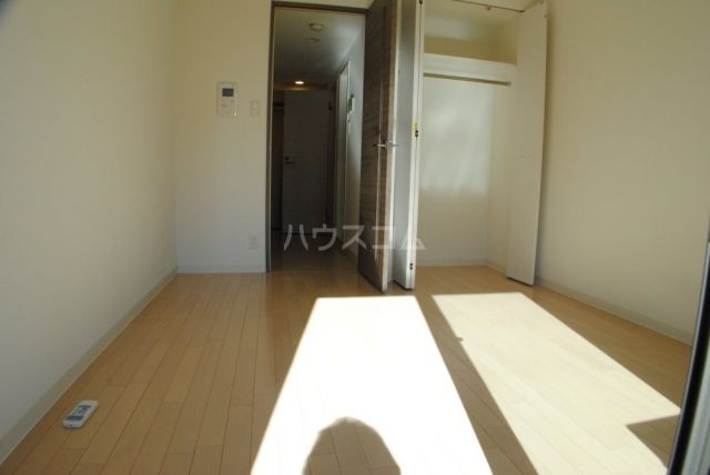 エスリード新大阪SOUTHの居間写真