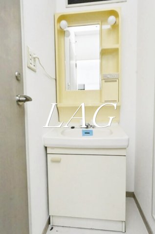 洗面設備　独立洗面台です。
