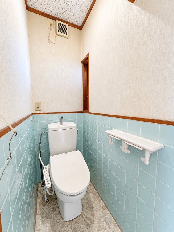 ＪＲ阪和線 紀伊中ノ島駅 徒歩37分 2階建 築41年のトイレ写真
