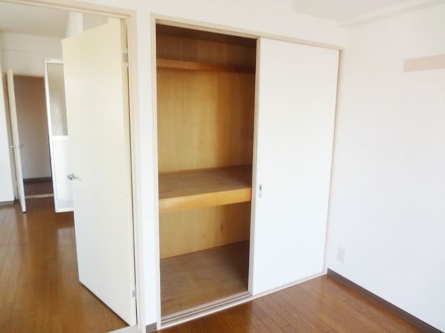収納　★奥行きのあるクローゼットで便利です★
