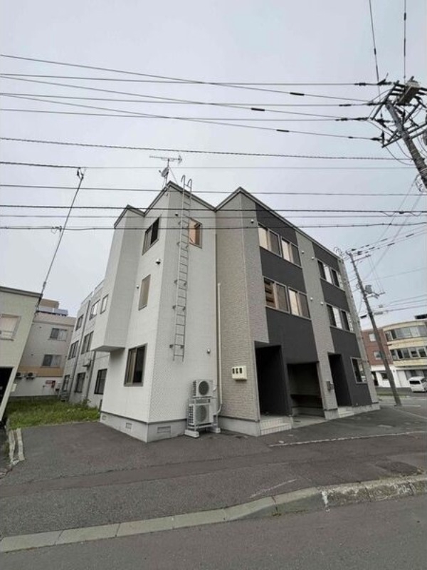 地下鉄東西線 新さっぽろ駅 徒歩10分 築15年