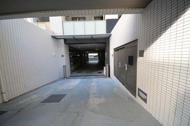 駐車場　プライムアーバン堺筋本町　駐車場完備