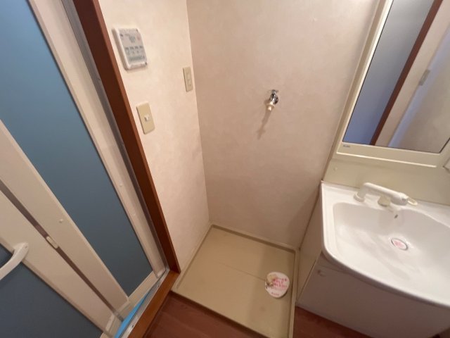 玄関　洗濯機置場