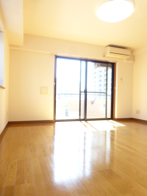 居室・リビング　内観※別部屋参考写真