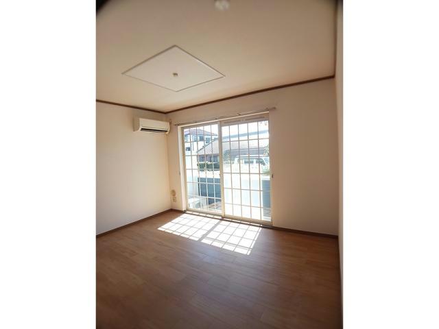 西尾市 2階建 築26年の居間写真