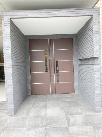 エントランス　ＧＲＡＮＤ　ＫＵＫＵＮＡ（グランククナ）