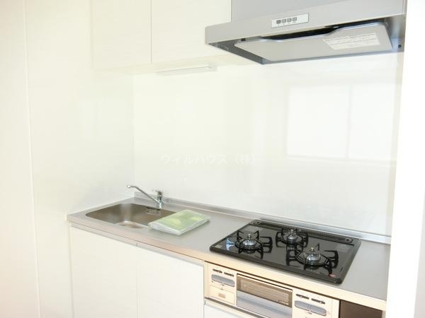 キッチン　３口コンロ付きシステムキッチン！