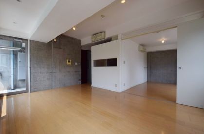 居室・リビング　写真は同タイプ住居です。