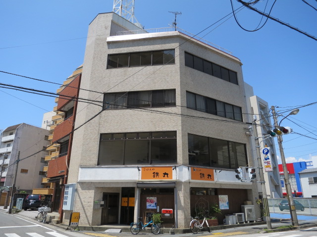 高知市北本町のマンションの建物外観