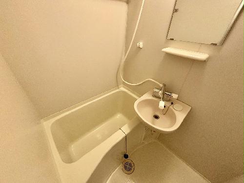 バス・シャワールーム　設備・仕様は号室により異なる為、現況を優先いたします。