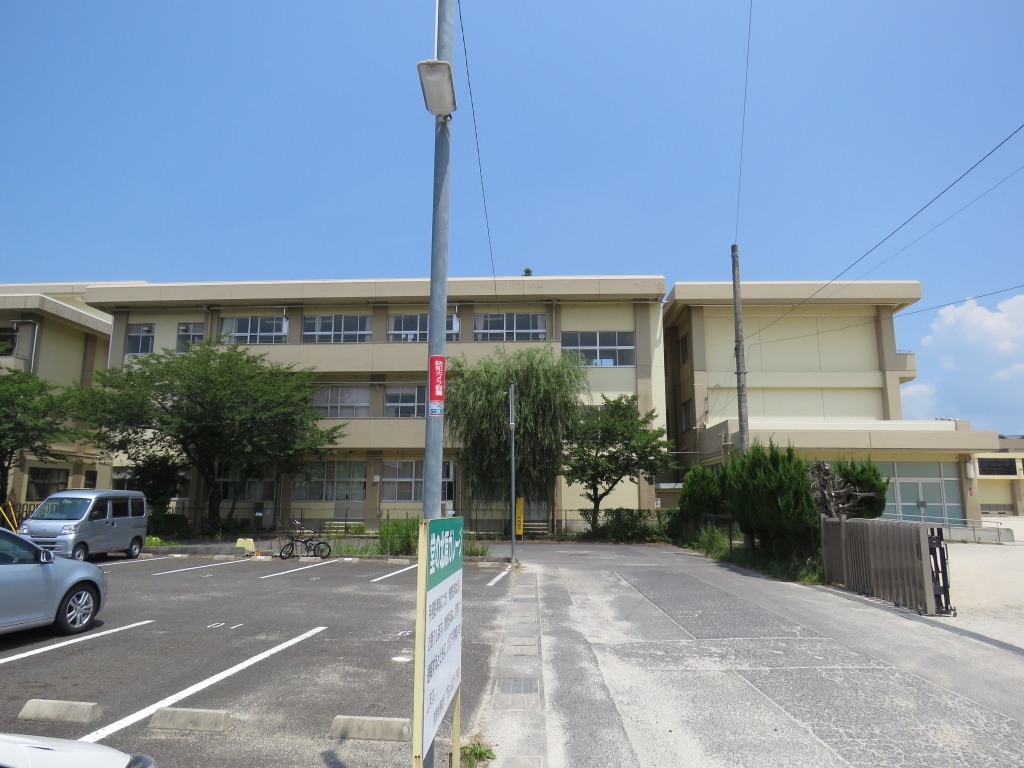 【守山市吉身のマンションの小学校】