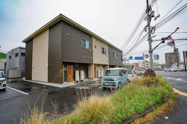 岡山県岡山市中区原尾島（アパート）の賃貸物件の外観