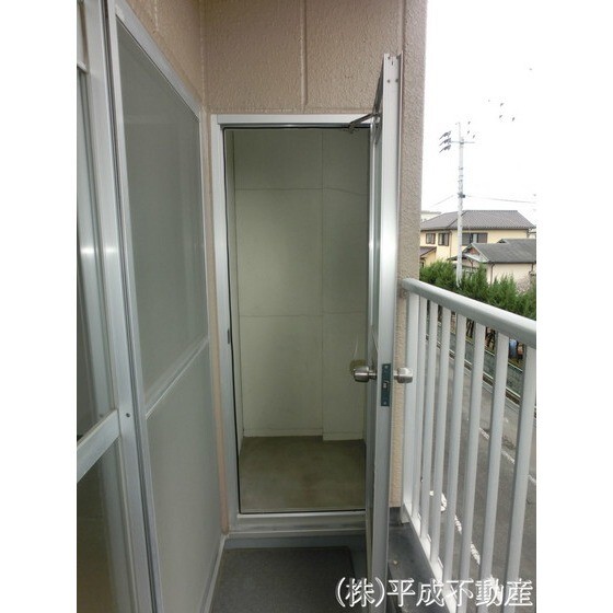 その他設備　バルコニーに物置が付いてます！