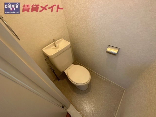 【伊勢市円座町のアパートのトイレ】