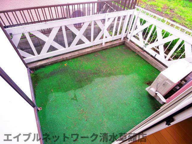 【静岡市清水区中之郷のアパートのバルコニー】