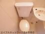 トイレ　落ち着いた色調のトイレです