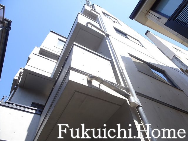 渋谷区本町のマンションの建物外観