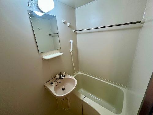 バス・シャワールーム　設備・仕様は号室により異なる為、現状を優先いたします。