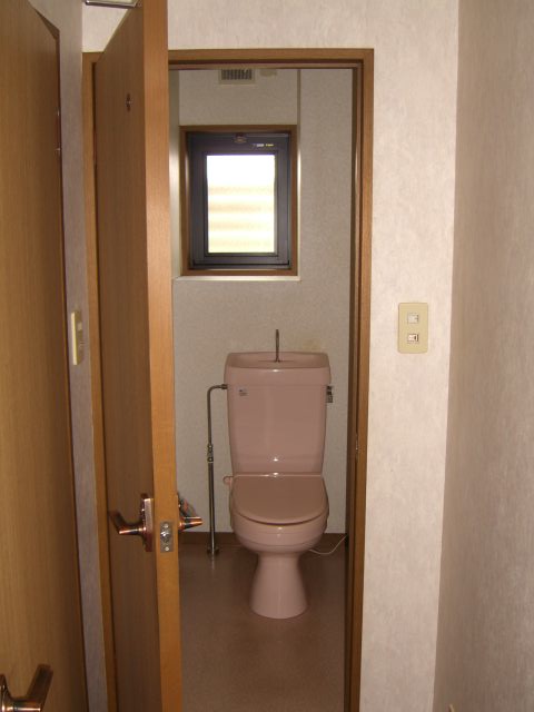 トイレ　温水洗浄便座