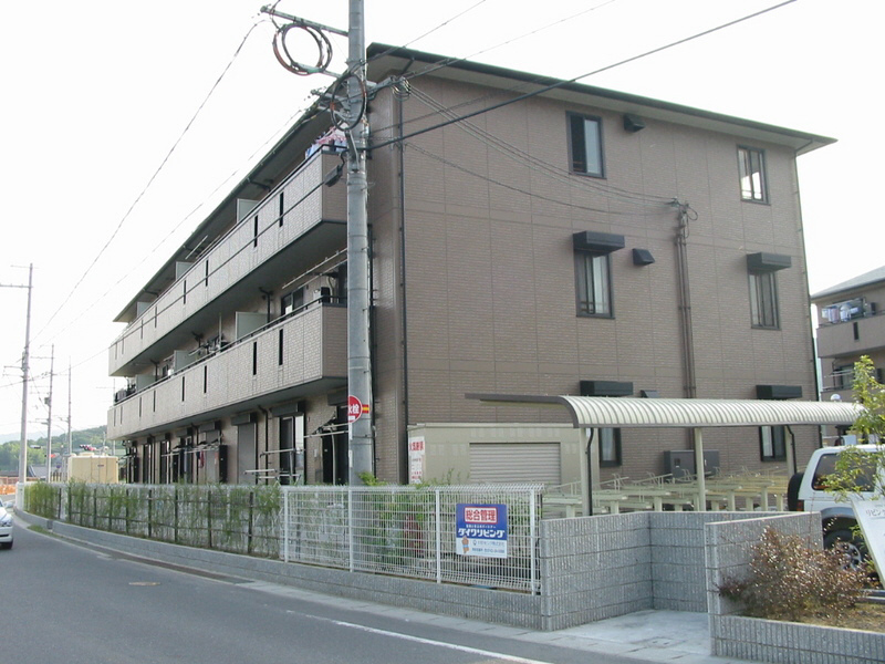 生駒市小瀬町のアパートの建物外観