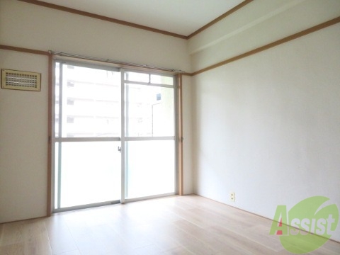 居室・リビング　明かりの入りやすい、南向きのお部屋です。